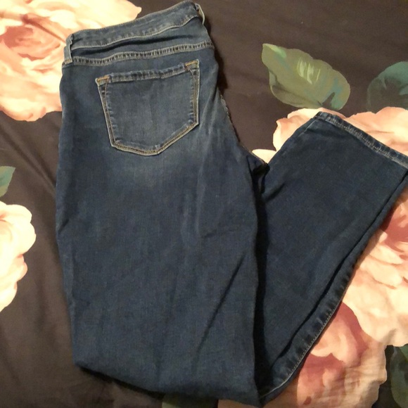 NWOT Med wash ripped old navy jeans - Picture 1 of 4